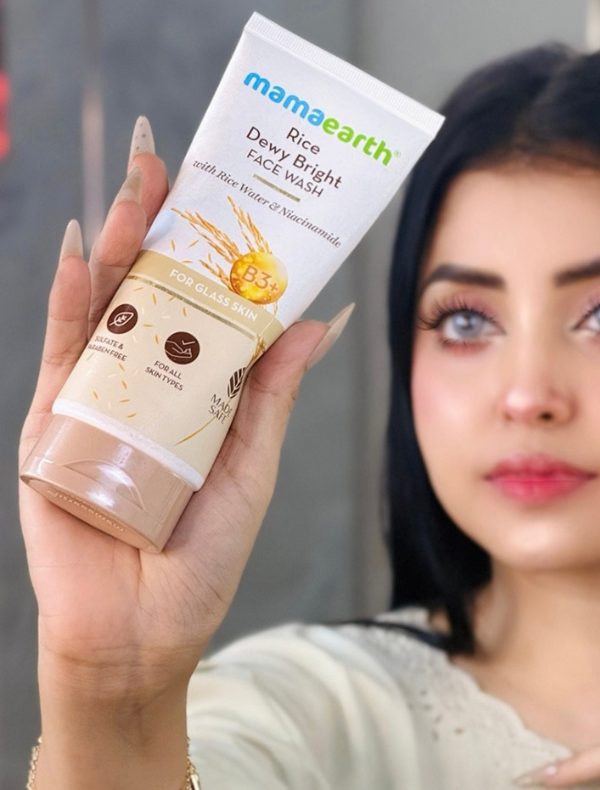 Mama earth Rice Dewy Bright Face Wash 100ml