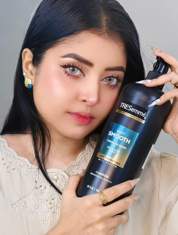 Tresemme Silky Smooth Argan Oil Shampoo 828ml